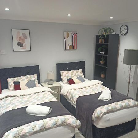 Homey Studio In Newport Perfect For Couples & Travelers Zewnętrze zdjęcie