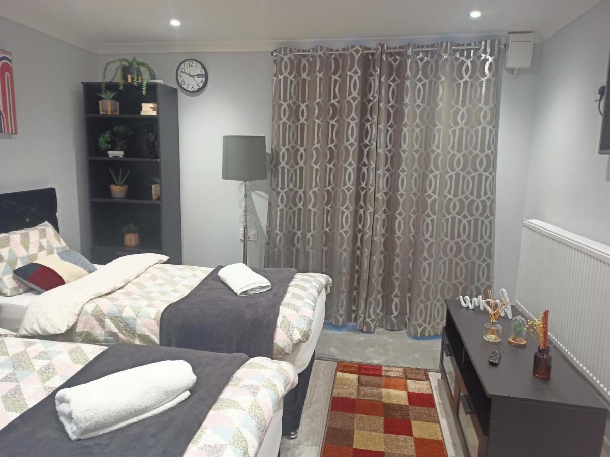 Homey Studio In Newport Perfect For Couples & Travelers Zewnętrze zdjęcie