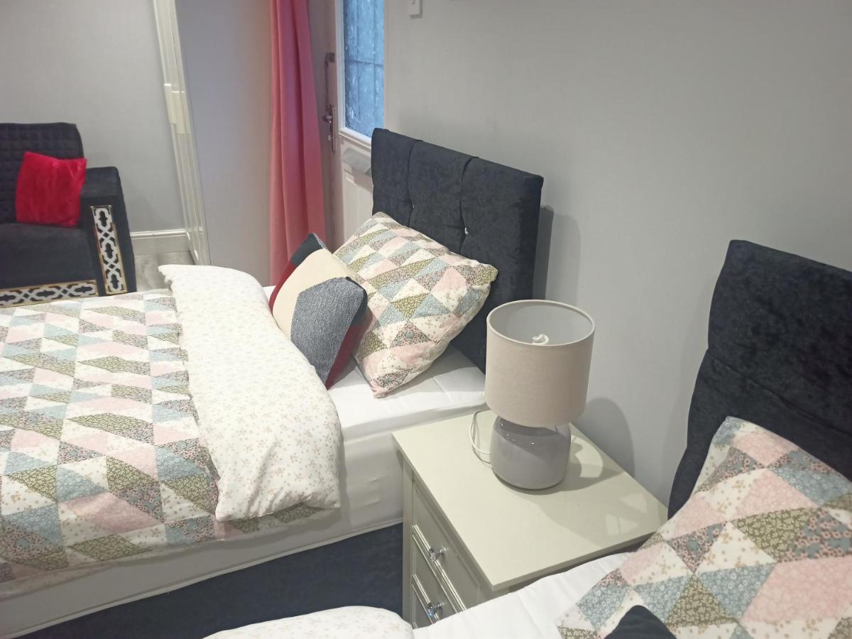 Homey Studio In Newport Perfect For Couples & Travelers Zewnętrze zdjęcie