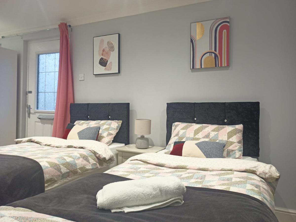Homey Studio In Newport Perfect For Couples & Travelers Zewnętrze zdjęcie