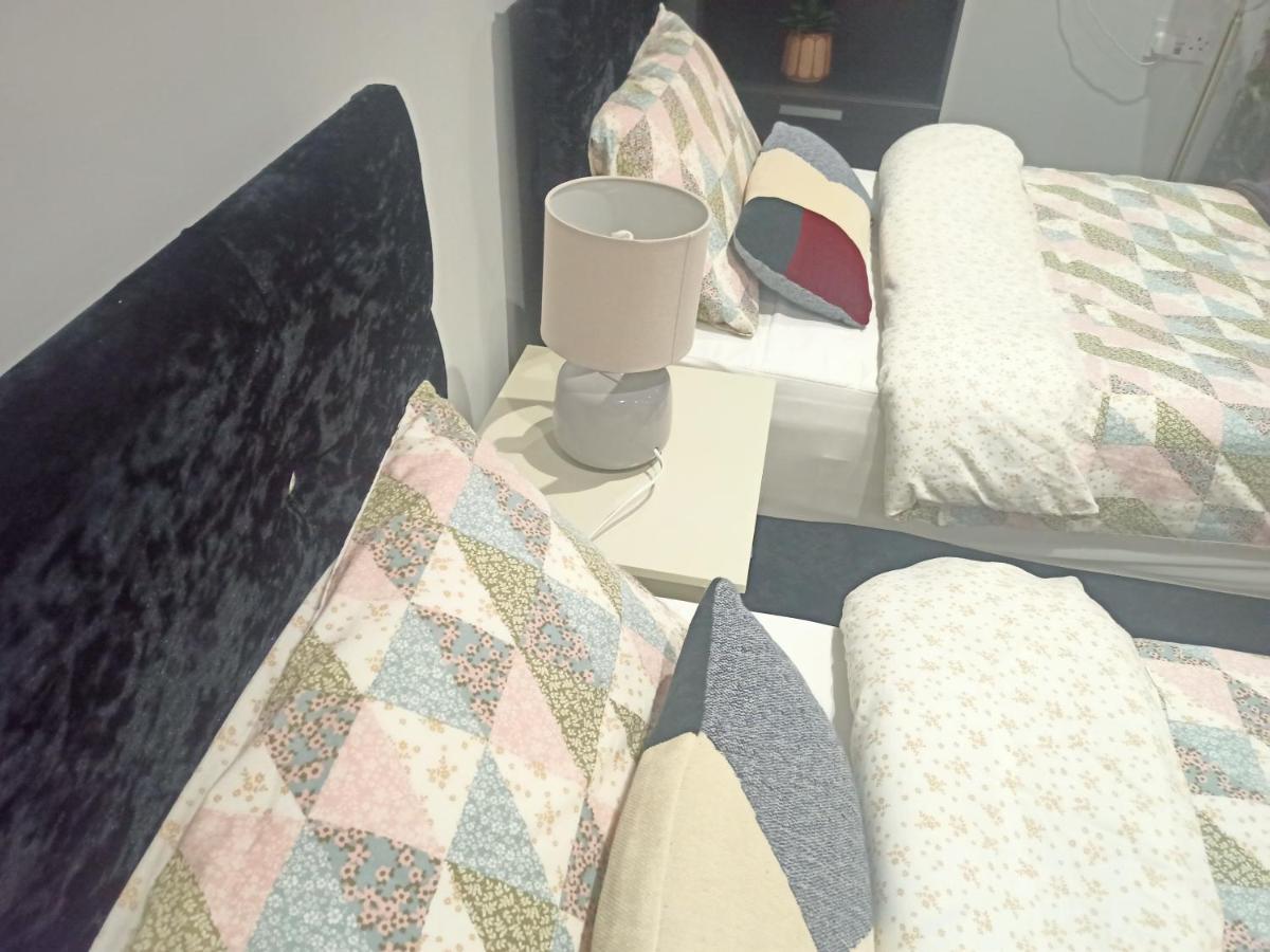 Homey Studio In Newport Perfect For Couples & Travelers Zewnętrze zdjęcie