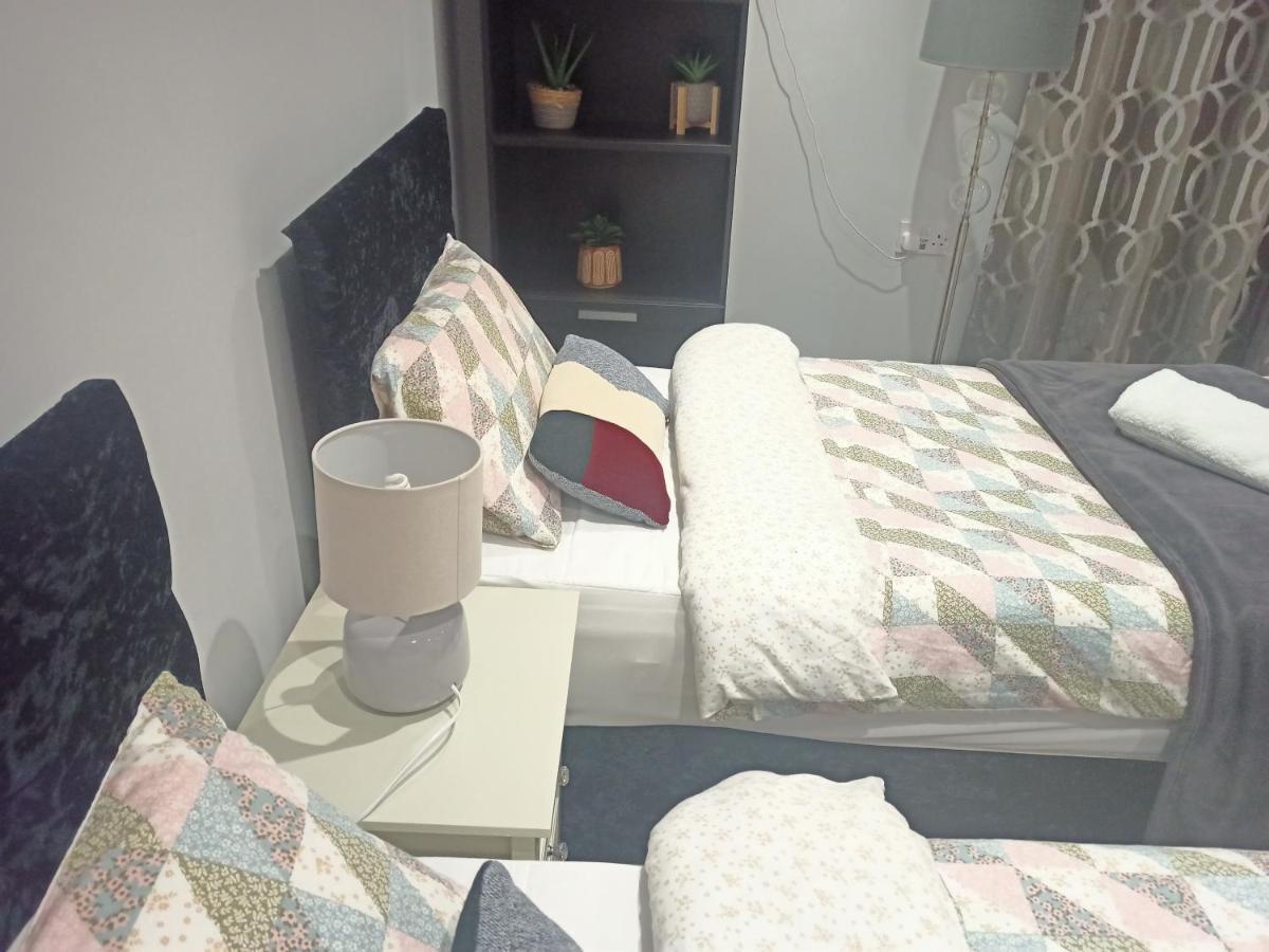 Homey Studio In Newport Perfect For Couples & Travelers Zewnętrze zdjęcie