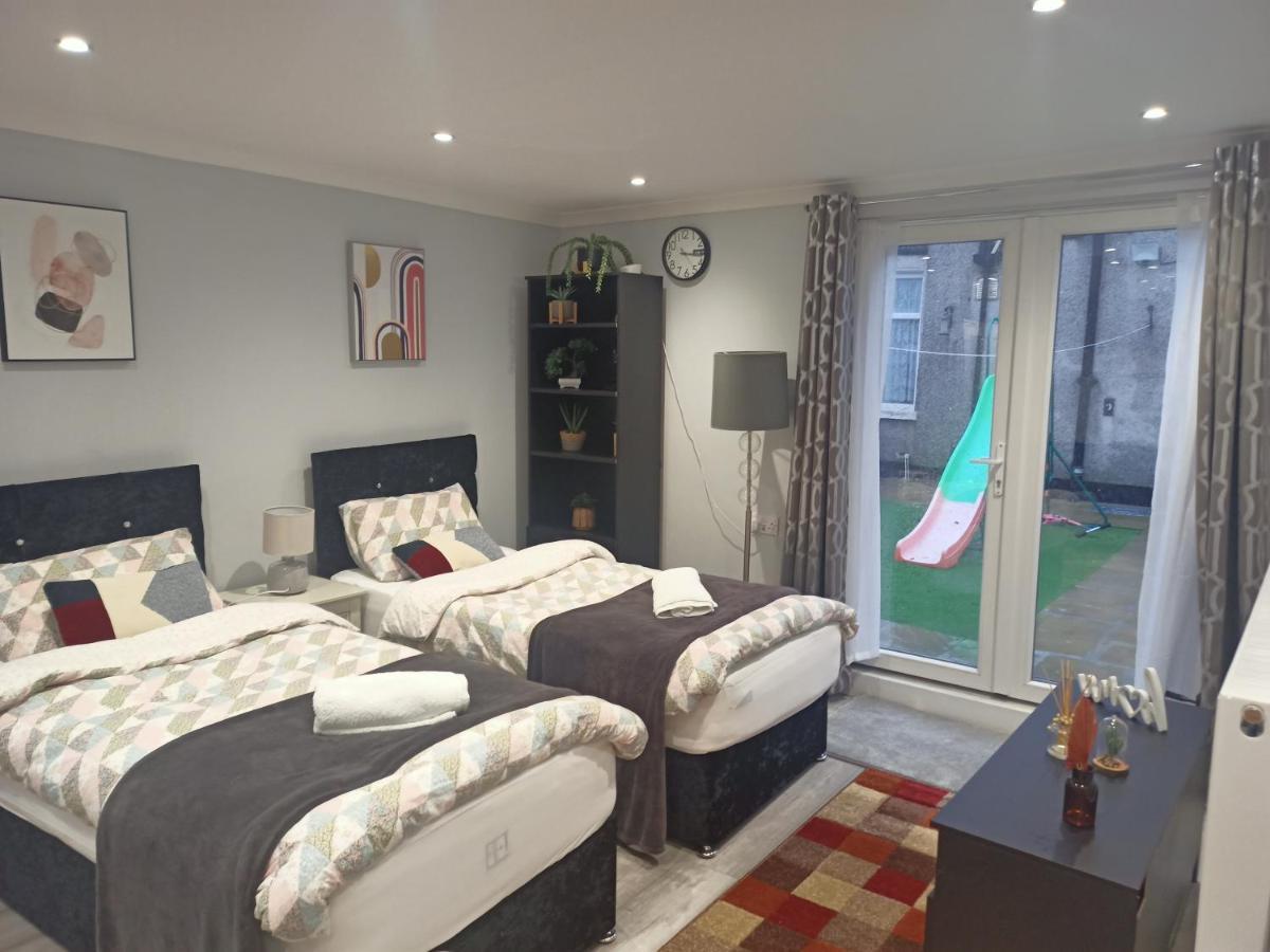 Homey Studio In Newport Perfect For Couples & Travelers Zewnętrze zdjęcie