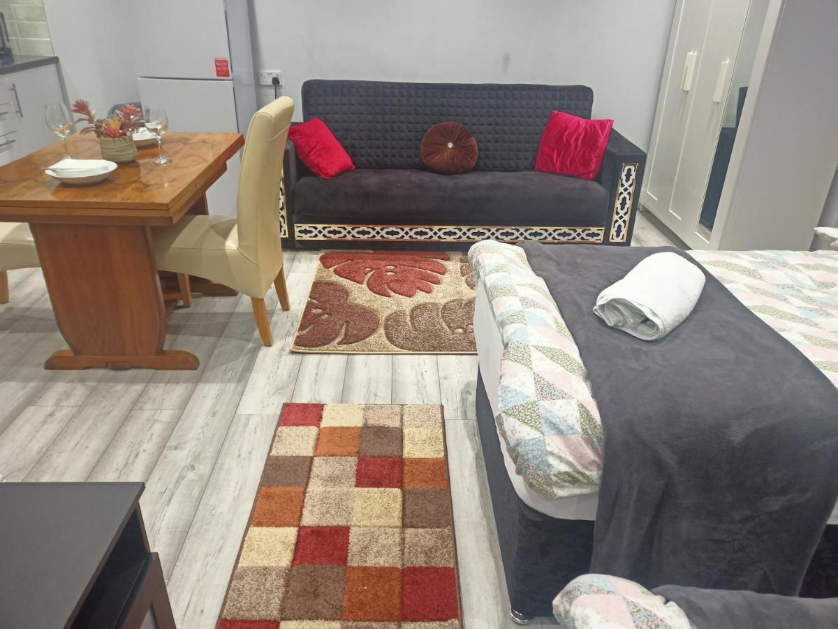 Homey Studio In Newport Perfect For Couples & Travelers Zewnętrze zdjęcie