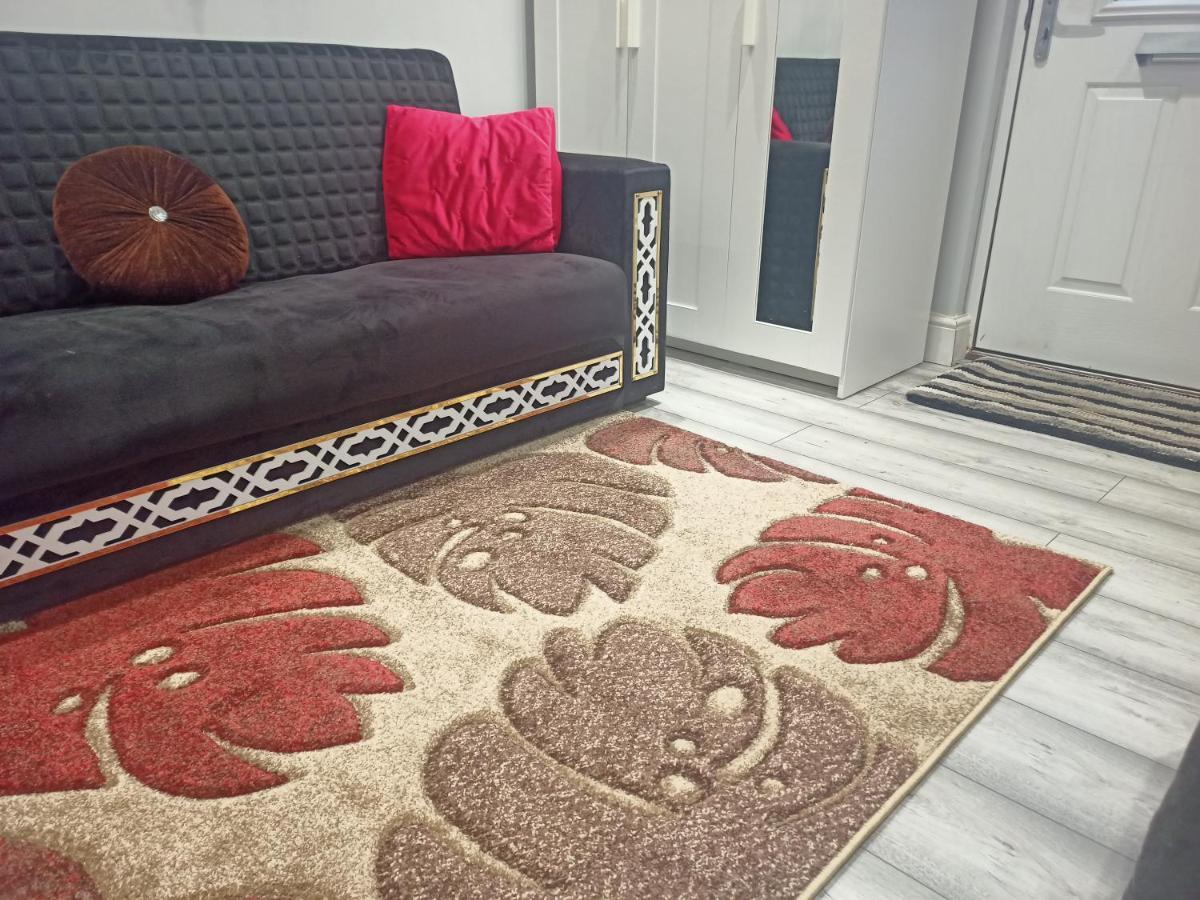 Homey Studio In Newport Perfect For Couples & Travelers Zewnętrze zdjęcie