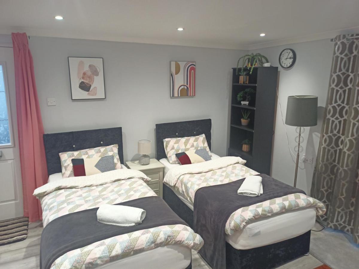 Homey Studio In Newport Perfect For Couples & Travelers Zewnętrze zdjęcie