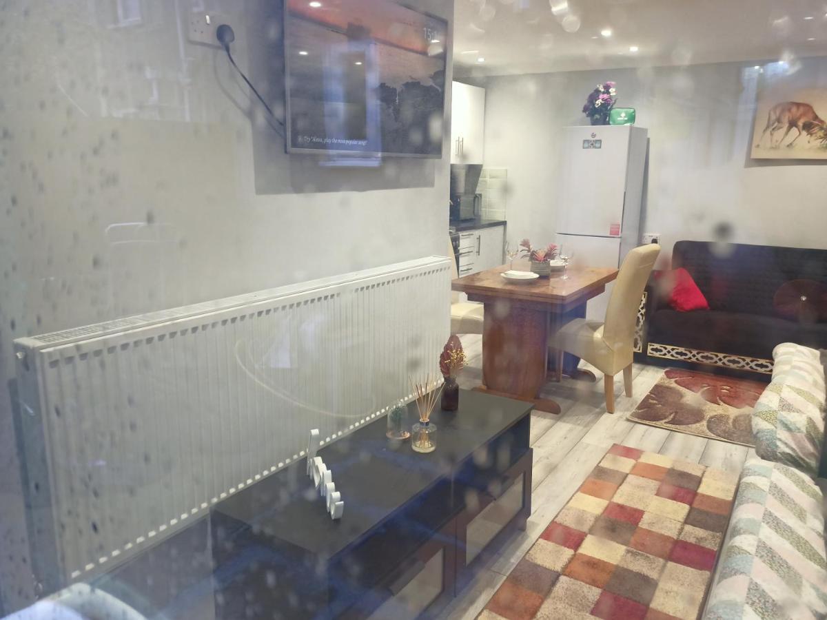 Homey Studio In Newport Perfect For Couples & Travelers Zewnętrze zdjęcie