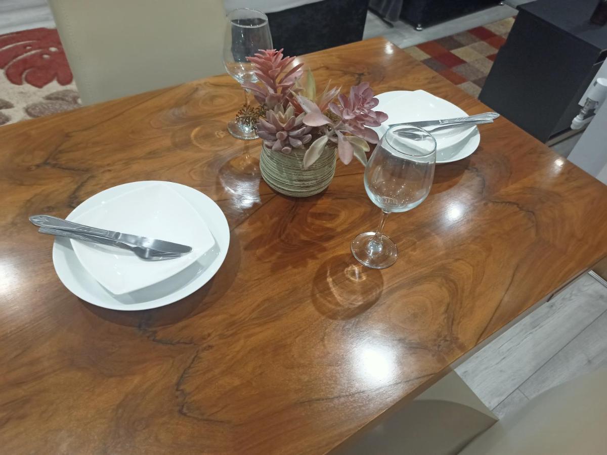 Homey Studio In Newport Perfect For Couples & Travelers Zewnętrze zdjęcie
